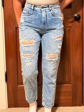 Light Wash Distressed Boyfriend Jeans for Women